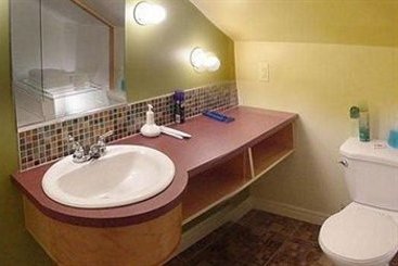 Hotel Auberge Aux Deux Lions | Quebec | Quebec | Canada 13