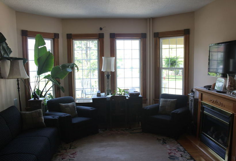 Ellis House Bed & Breakfast | Niagara Falls | Ontario | Canada 20