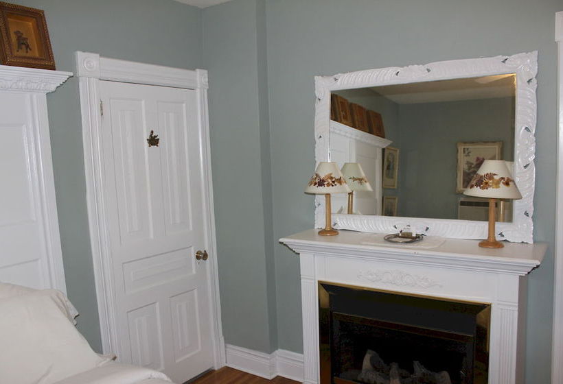 Ellis House Bed & Breakfast | Niagara Falls | Ontario | Canada 4