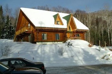 Hotel Au Bois Jolit | Mont Tremblant | Quebec | Canada 16