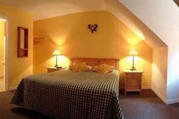 Hotel Au Bois Jolit | Mont Tremblant | Quebec | Canada 20