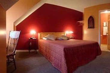 Hotel Au Bois Jolit | Mont Tremblant | Quebec | Canada 9