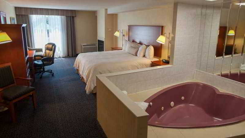 Hotel Ramada Niagara Falls by The River | Niagara Falls | Ontario | Canada 15