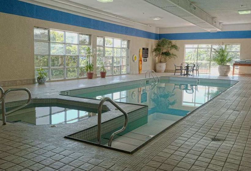 Hotel Ramada Niagara Falls by The River | Niagara Falls | Ontario | Canada 9