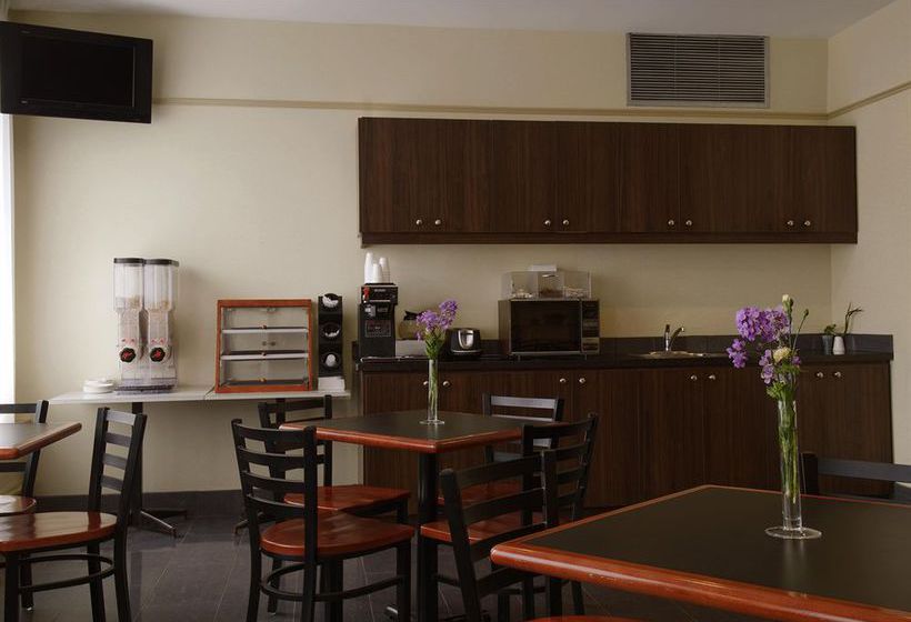 Hotel Econo Lodge City Centre Kingston | Kingston | Ontario | Canada 8