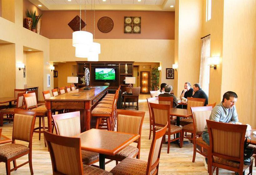 Hotel Hampton Inn & Suites Moncton | Moncton | New Brunswick | Canada 17