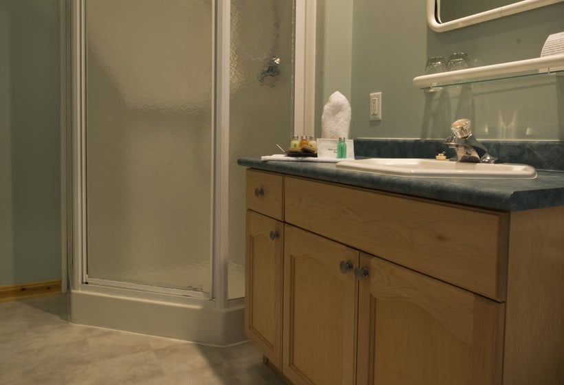 Hotel Aurora Inn | Dawson City | Yukon Territory | Canada 9