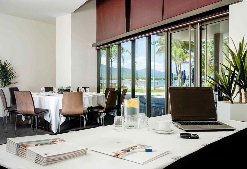 Hotel Cairns Harbour Lights | Cairns | Queensland | Australia 8