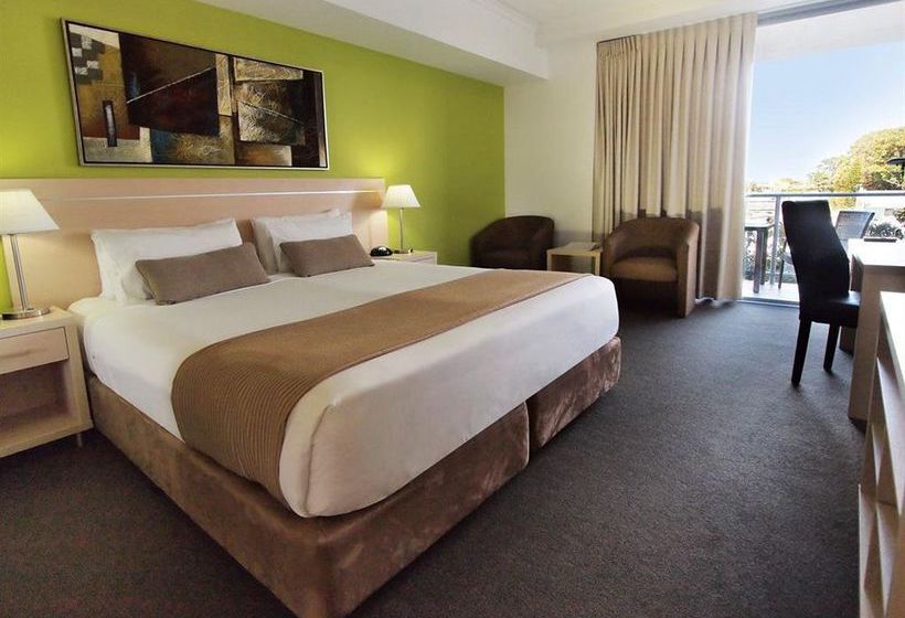 Hotel Oaks Gateway Suites