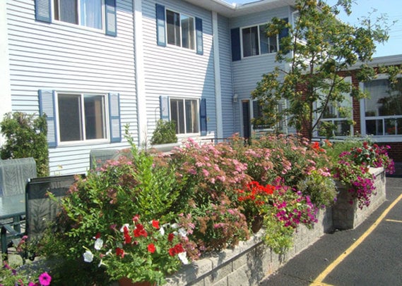 Hotel Econo Lodge Inn & Suites Pembroke | Pembroke | Ontario | Canada 3