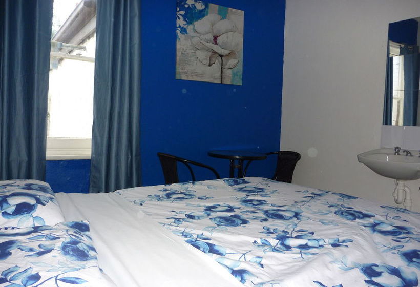 Adelaide Travellers Inn Backpackers Hostel | Adelaide | South Australia | Australia 6