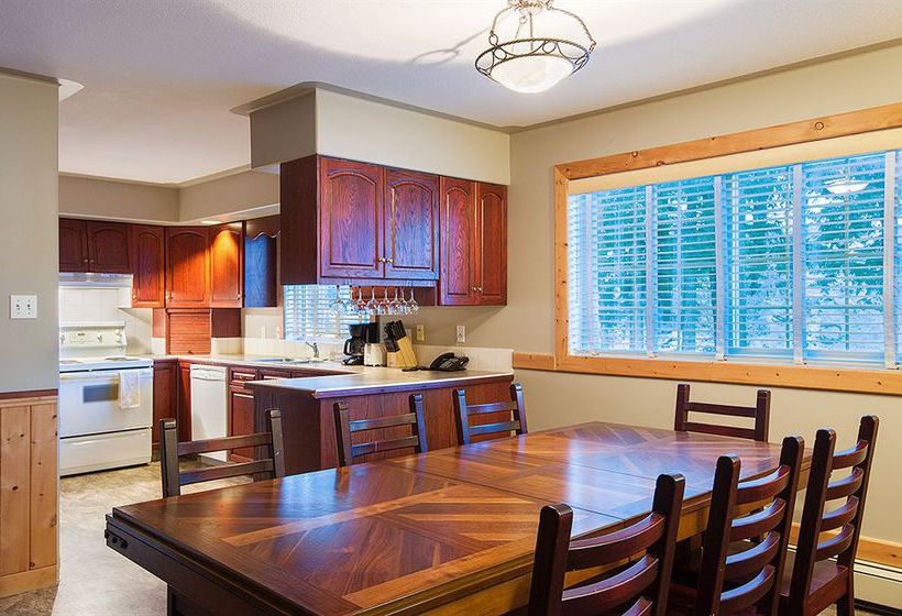 Hotel Wolf | Fernie | British Columbia | Canada 1