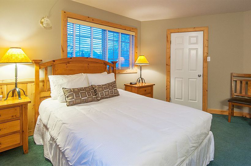 Hotel Wolf | Fernie | British Columbia | Canada 13