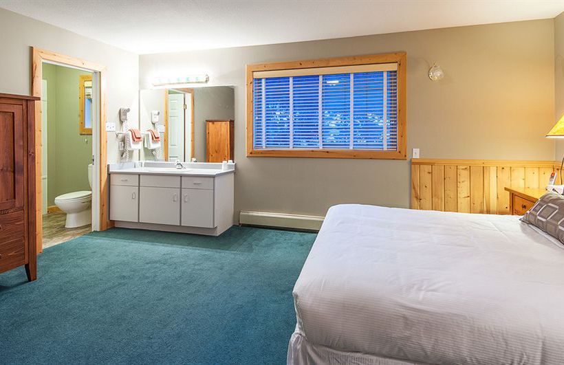 Hotel Wolf | Fernie | British Columbia | Canada 7