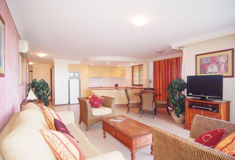 Hotel At Waters Edge Resort