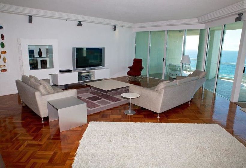 Hotel Carmel By The Sea | Broadbeach | Queensland | Australia 10