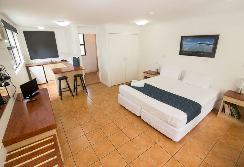 Hostal Base Airlie Beach Resort Queensland
