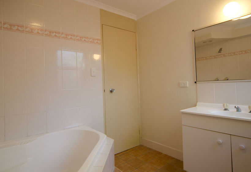 Inn Base Airlie Beach Resort | Airlie Beach | Queensland | Australia 3