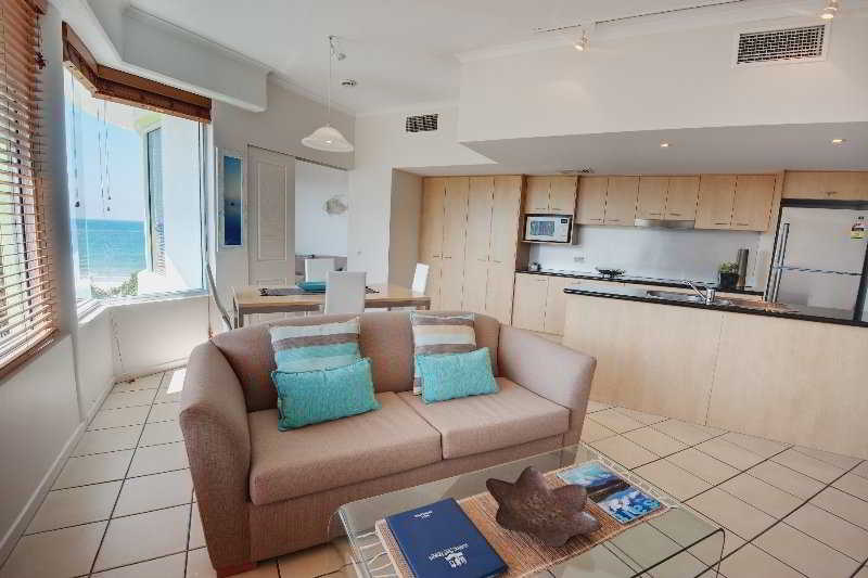 Rolling Surf Resort | Caloundra | Queensland | Australia 9