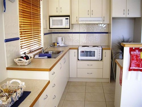 Alexander Lakeside Bed & Breakfast | Hervey Bay | Queensland | Australia 12