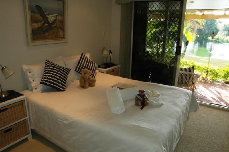 Alexander Lakeside Bed & Breakfast | Hervey Bay | Queensland | Australia 3