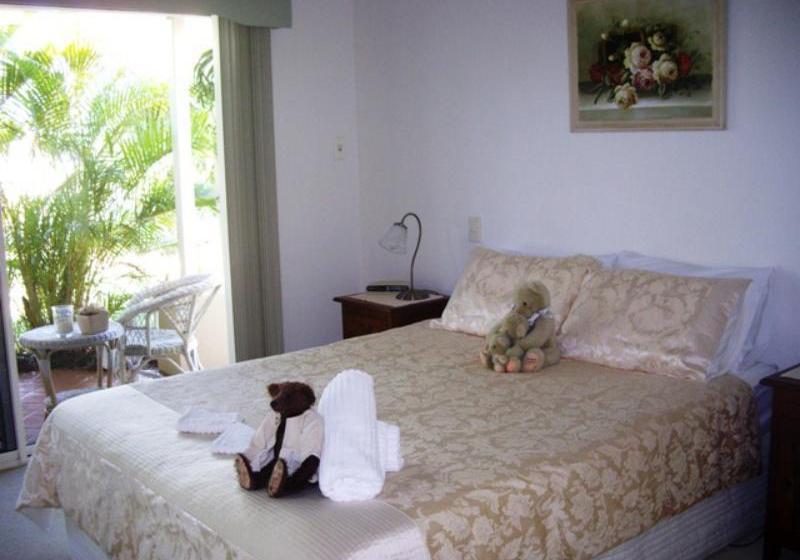 Alexander Lakeside Bed & Breakfast | Hervey Bay | Queensland | Australia 4