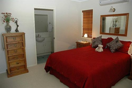 Alexander Lakeside Bed & Breakfast | Hervey Bay | Queensland | Australia 9
