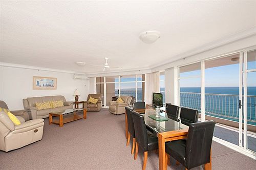 Burleigh Surf Beach Front Apartments | Burleigh Heads | Queensland | Australia 1