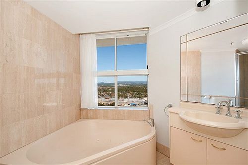 Burleigh Surf Beach Front Apartments | Burleigh Heads | Queensland | Australia 11