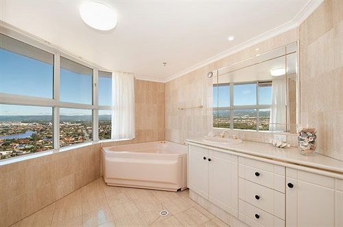 Burleigh Surf Beach Front Apartments | Burleigh Heads | Queensland | Australia 14