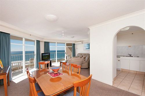 Burleigh Surf Beach Front Apartments | Burleigh Heads | Queensland | Australia 15