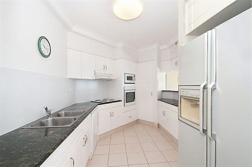 Burleigh Surf Beach Front Apartments | Burleigh Heads | Queensland | Australia 2