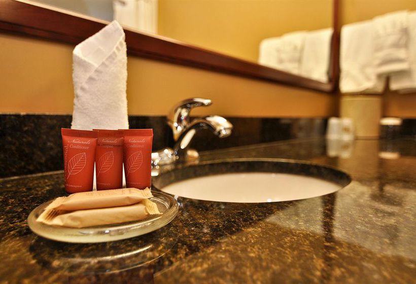 Best Western Plus Fredericton Hotel & Suites | Fredericton | New Brunswick | Canada 8