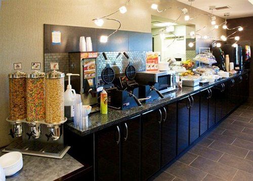 Hotel Comfort Suites Kelowna | Kelowna | British Columbia | Canada 13