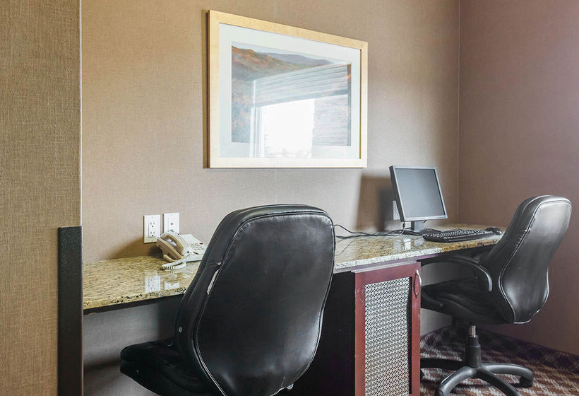 Hotel Comfort Inn & Suites Airdrie | Airdrie | Alberta | Canada 1