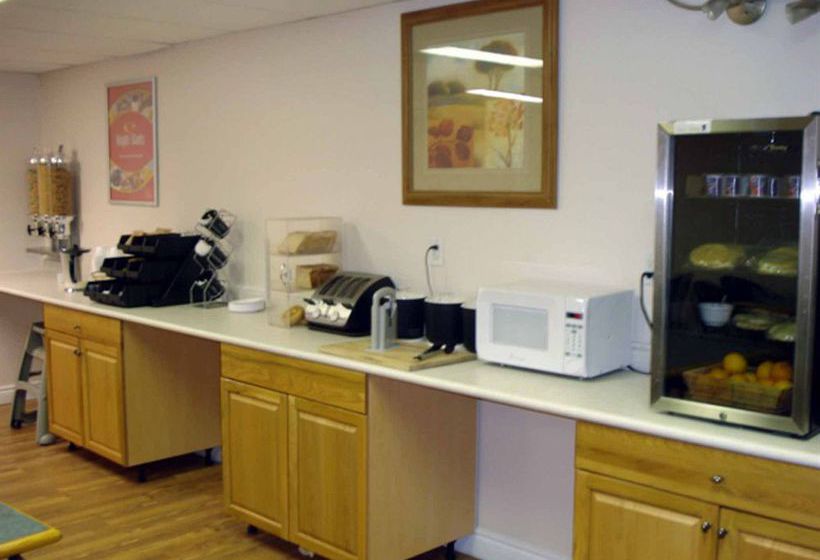 Hotel Econo Lodge & Suites Hinton | Hinton | Alberta | Canada 3