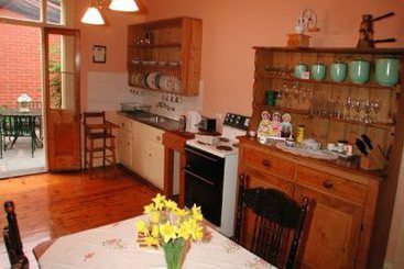Hotel Chapel Cottage | Adelaide | South Australia | Australia 5