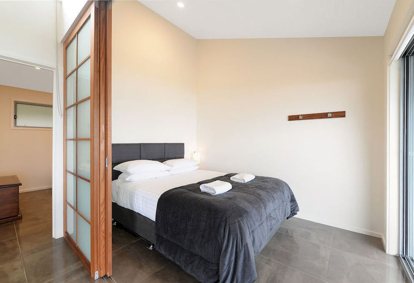 Hotel Seafarers Getaway | Apollo Bay | Victoria | Australia 19