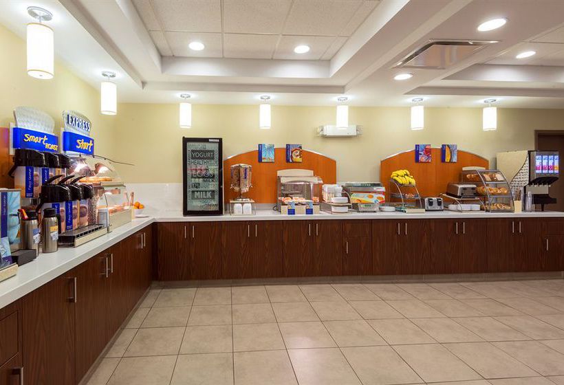 Hotel Holiday Inn Express Deer Lake