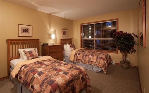 Hotel Raintrees Whiski Jack The Aspens | Whistler | British Columbia | Canada 4