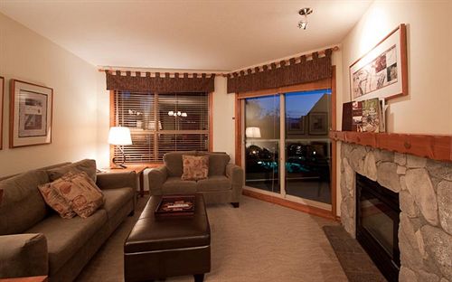 Hotel Raintrees Whiski Jack The Aspens | Whistler | British Columbia | Canada 9