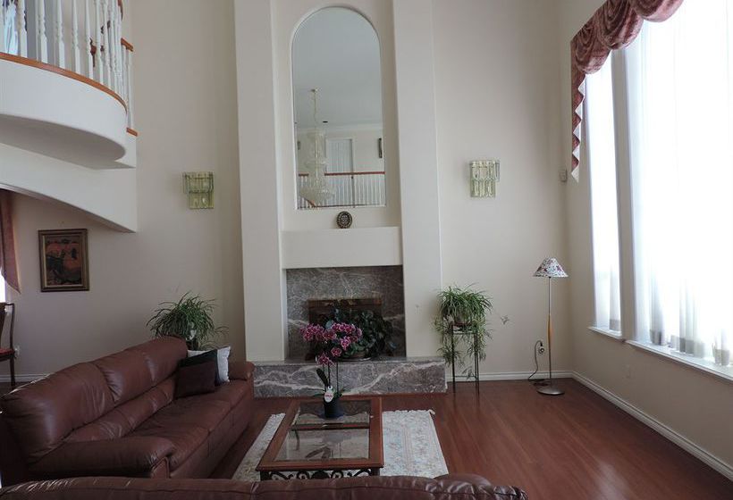 Hotel Airport Blundell Suites | Richmond | British Columbia | Canada 1