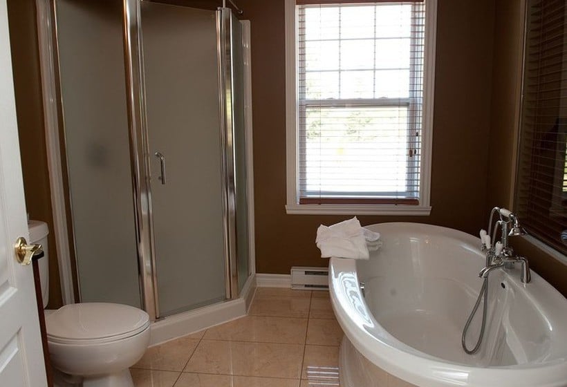 Hôtel St-Sauveur | Piedmont | Quebec | Canada 12