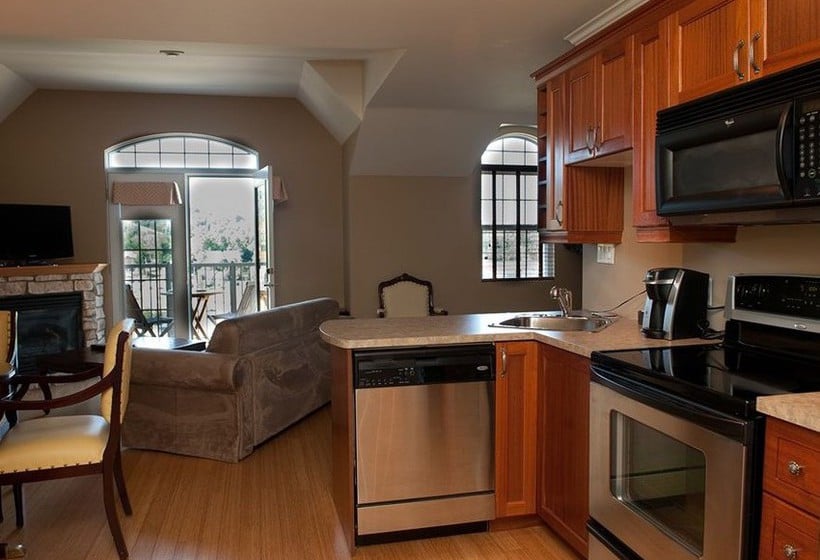 Hôtel St-Sauveur | Piedmont | Quebec | Canada 15