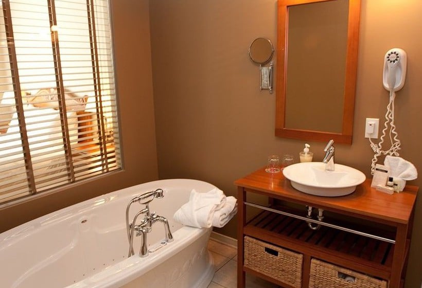 Hôtel St-Sauveur | Piedmont | Quebec | Canada 19