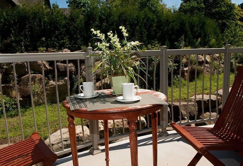 Hôtel St-Sauveur | Piedmont | Quebec | Canada 4