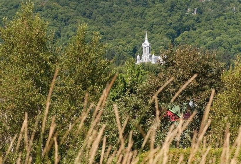 Hôtel St-Sauveur | Piedmont | Quebec | Canada 8