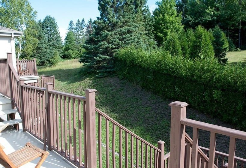 Hôtel St-Sauveur | Piedmont | Quebec | Canada 9