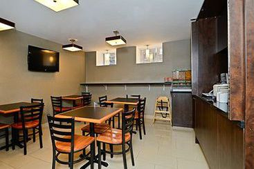 Hotel Comfort Inn Toronto City Centre | Toronto | Ontario | Canada 10