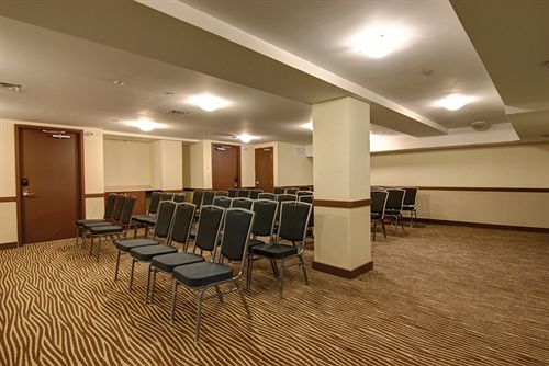 Hotel La Quinta Inn & Suites Oshawa | Oshawa | Ontario | Canada 14